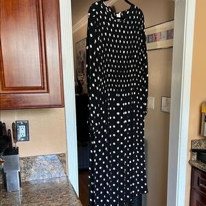 H&M Black and White Bishop Sleeve Dress New without tag.
